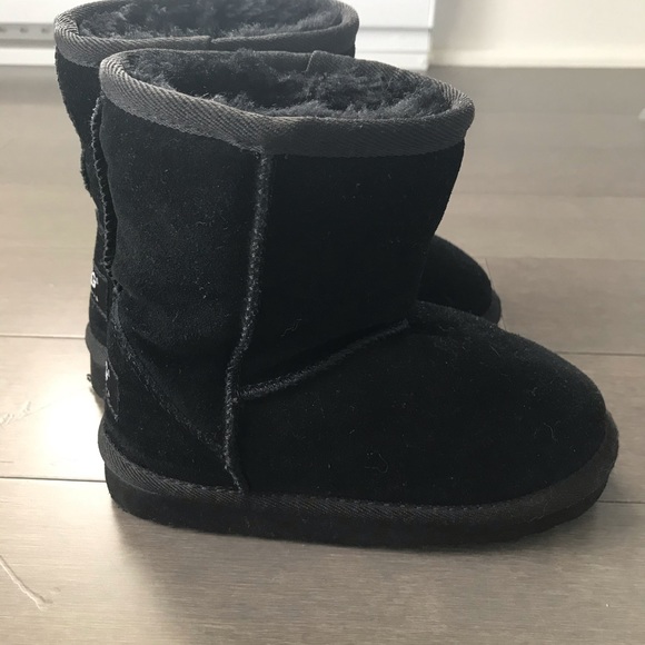 ⭐️ Ugg girl black boots great condition! - Picture 6 of 7